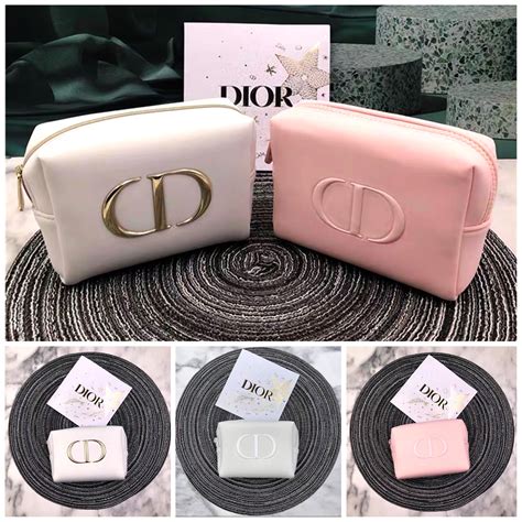 dior free pouch